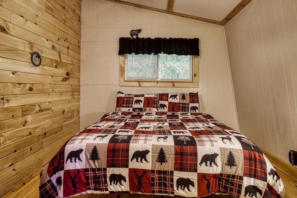 Four Bears Den, Hot Tub, 1089 Of Free Attraction Tickets For Each Paid Day, Dollywood And More Gatlinburg Exteriör bild
