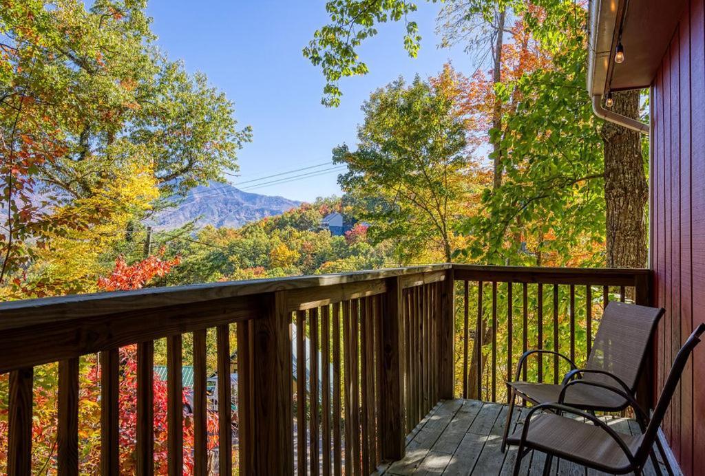Four Bears Den, Hot Tub, 1089 Of Free Attraction Tickets For Each Paid Day, Dollywood And More Gatlinburg Exteriör bild